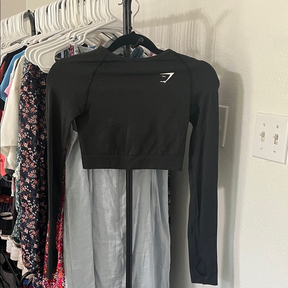 Gymshark Black Long Sleeve Crop Top - Picture 1 of 4